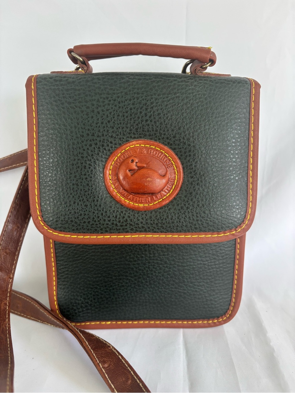 Vintage Dooney & Bourke All Weather Crossbody Bag Green Pebbled Leather EUC